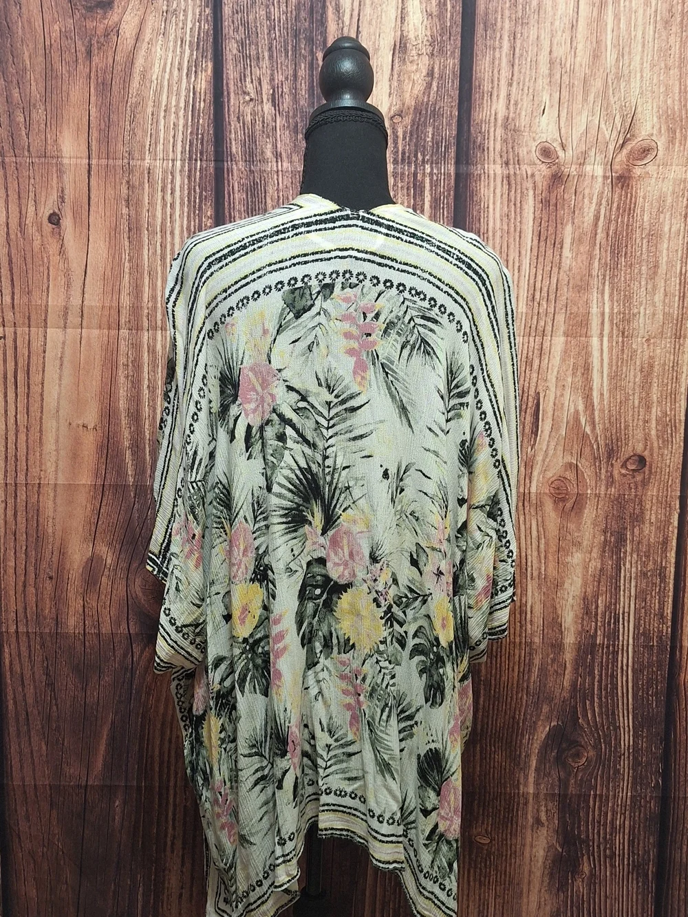 Vince Camuto Floral Palm Print Tassel Shawl One Size!